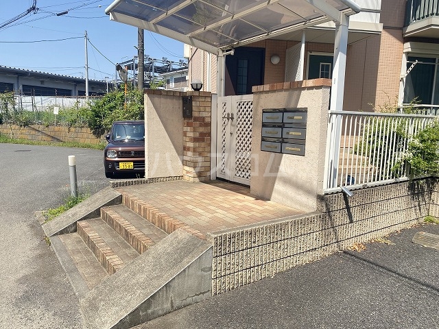 13/15 エントランス