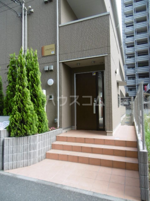 22/30 エントランス