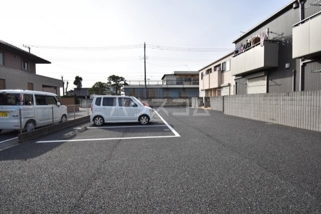 2/3 駐車場