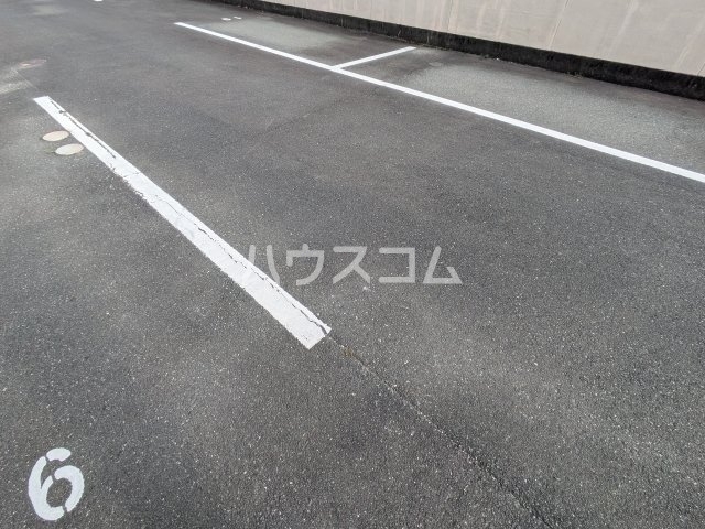 16/16 駐車場