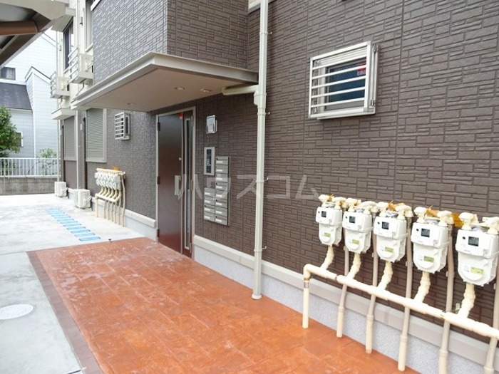 16/22 エントランス