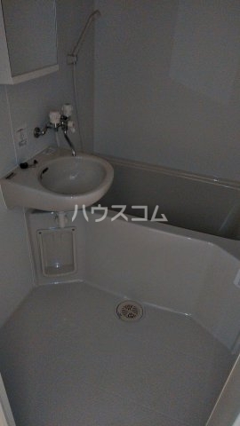 13/28 浴室