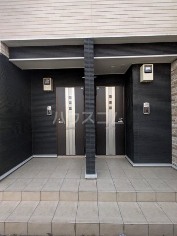 24/30 エントランス