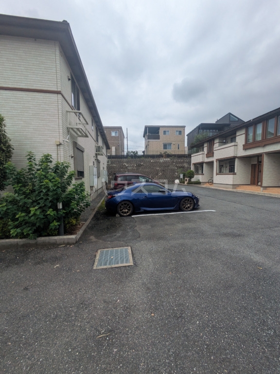 28/30 駐車場