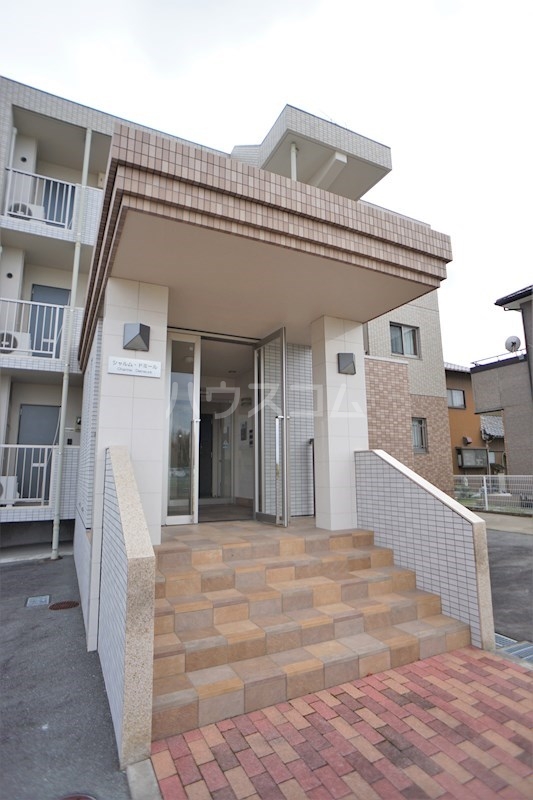 3/7 エントランス