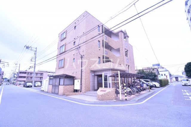 18/27 エントランス