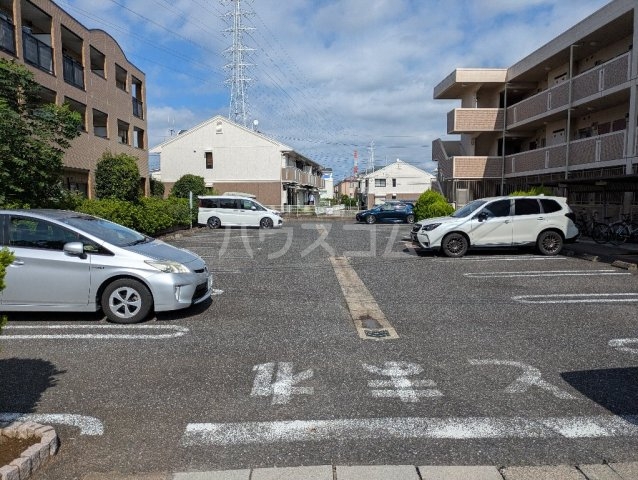28/30 駐車場