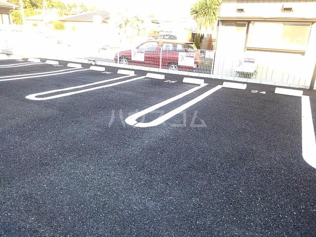 13/20 駐車場