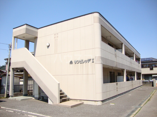 23/30 エントランス