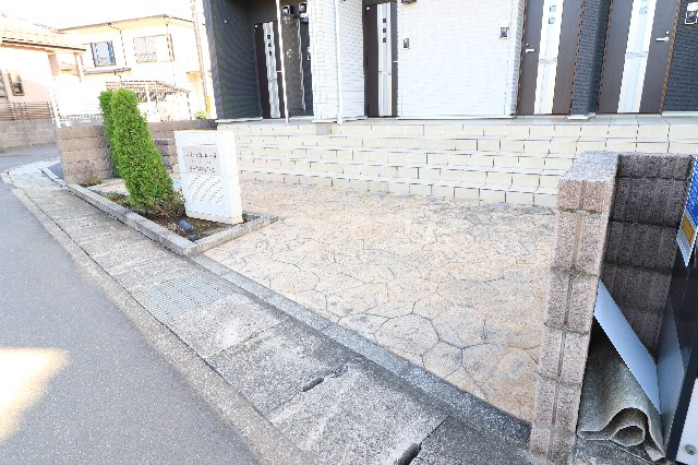 28/30 エントランス