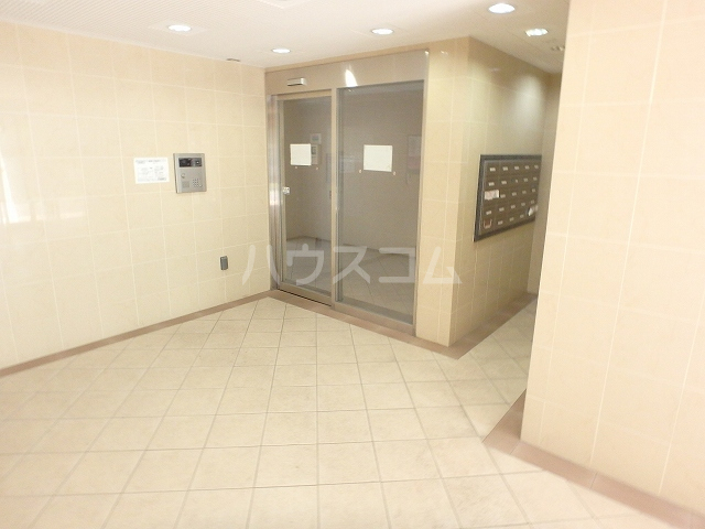 23/29 エントランス