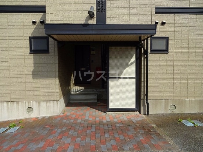 16/18 エントランス