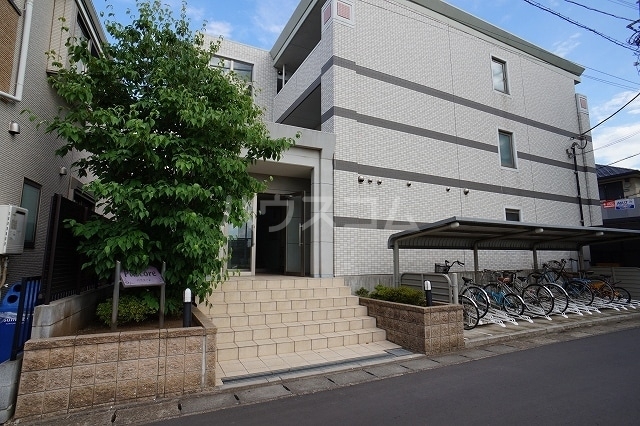 27/30 エントランス