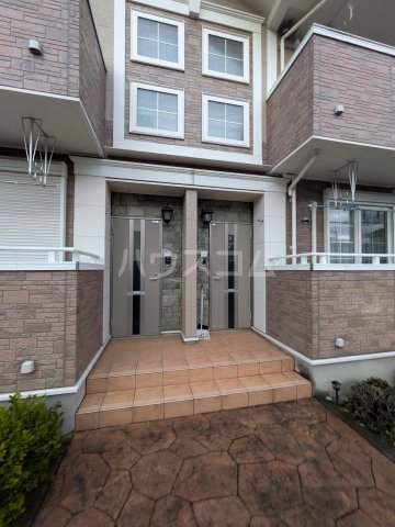 24/30 エントランス