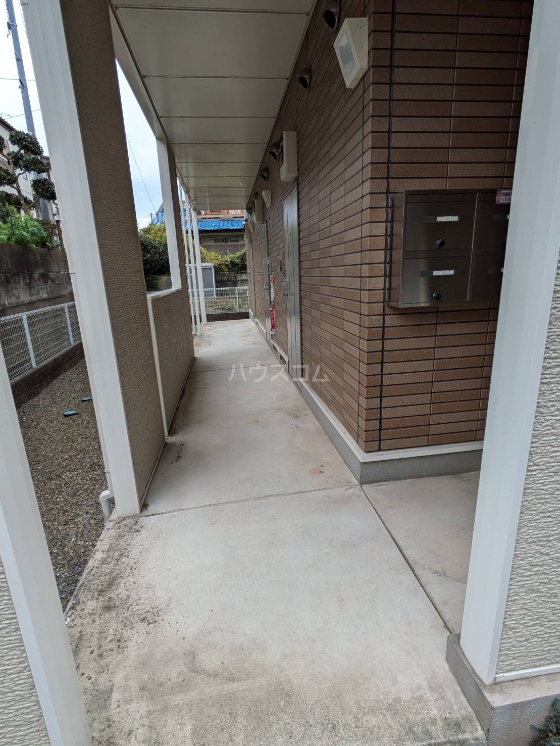 26/30 エントランス