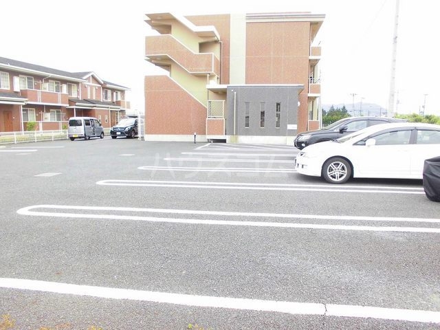 15/21 駐車場