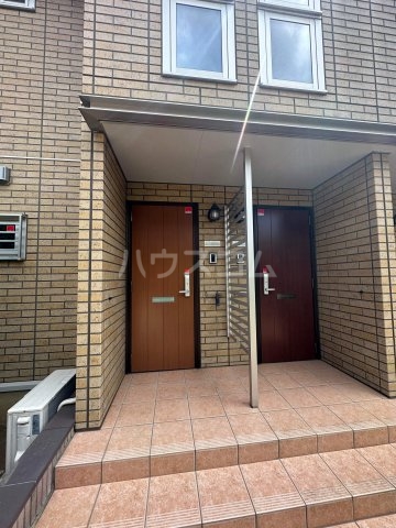 28/30 エントランス