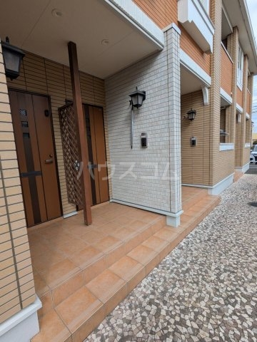 27/30 エントランス