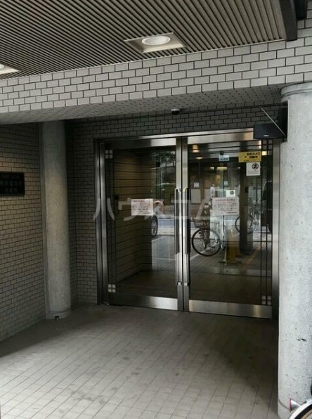 13/16 エントランス