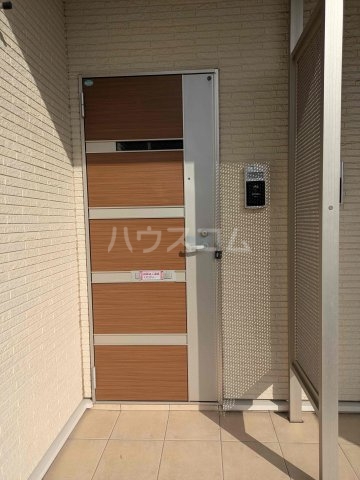 26/30 エントランス