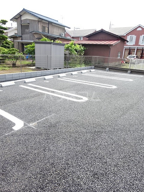 27/30 駐車場
