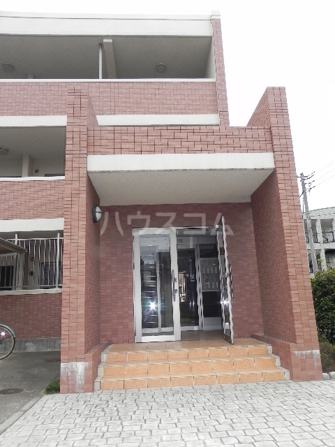 17/26 エントランス