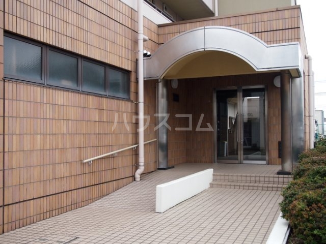 21/27 エントランス