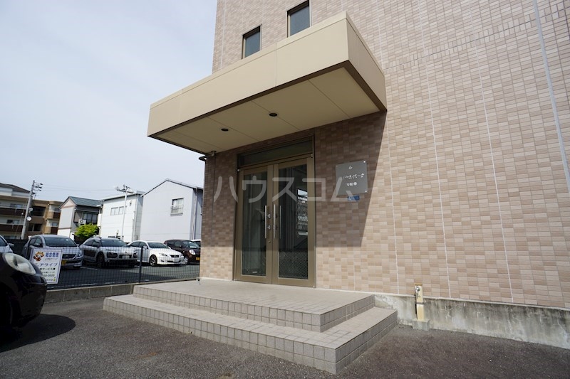 2/4 エントランス