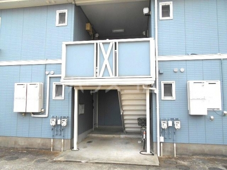 19/23 エントランス