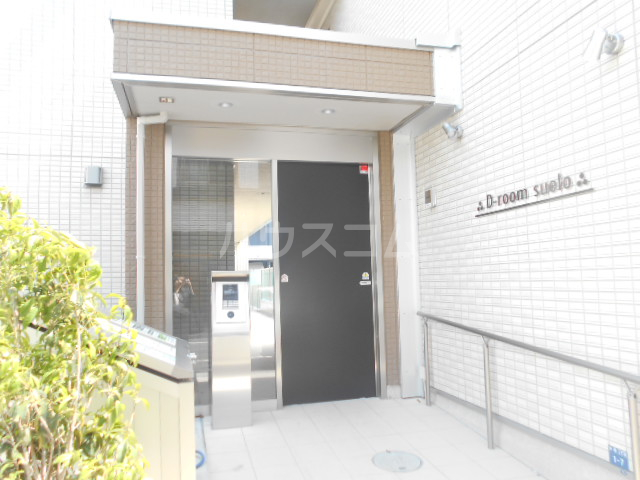 28/30 エントランス