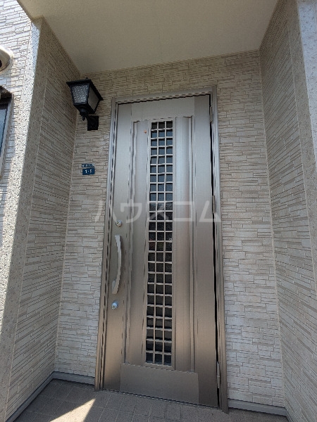 24/30 エントランス