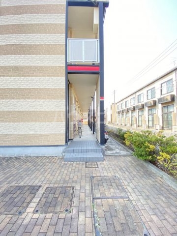 28/30 エントランス