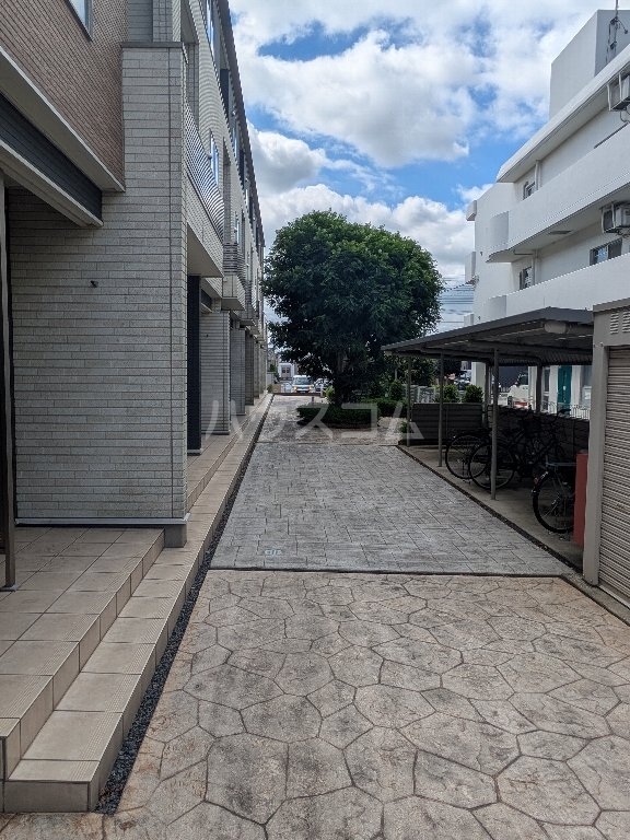 23/30 駐車場