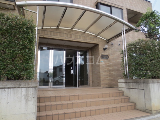 27/30 エントランス