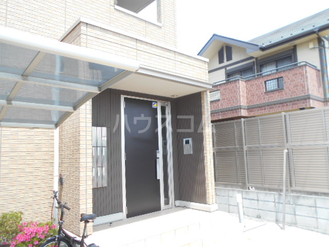 28/30 エントランス