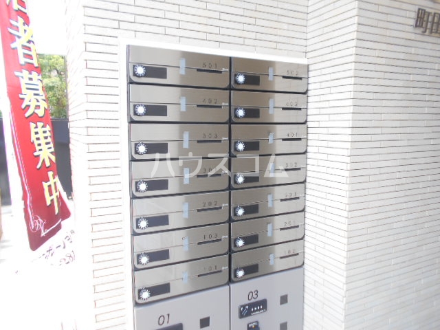 21/30 エントランス