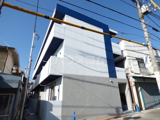 22/27 エントランス