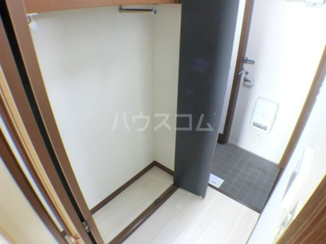 24/30 エントランス