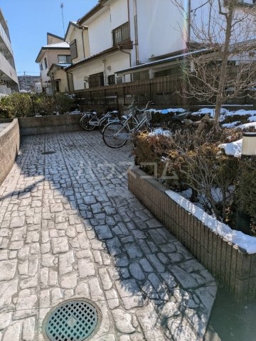 21/30 エントランス