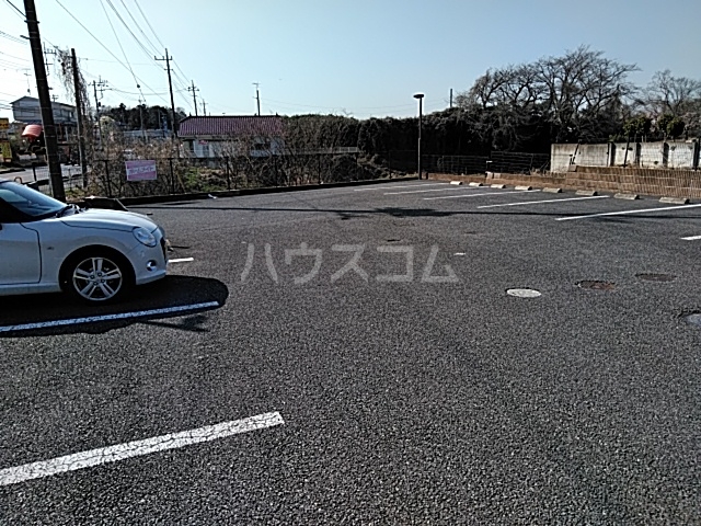 28/30 駐車場