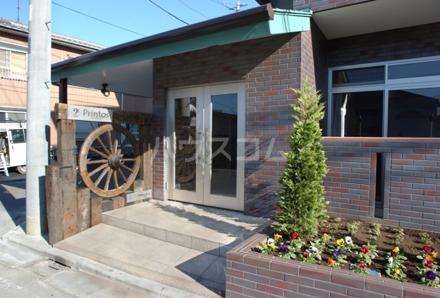 28/30 エントランス