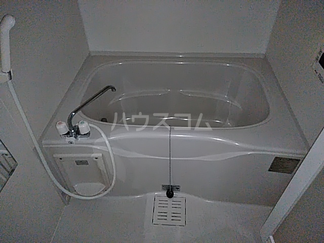 13/30 浴室