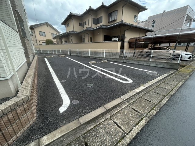 27/30 駐車場