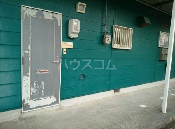 18/27 エントランス