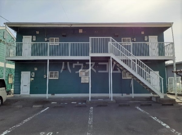 19/27 エントランス