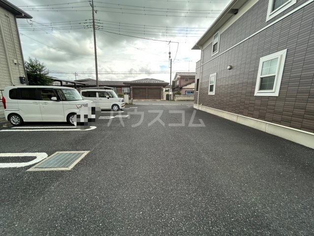 27/30 駐車場