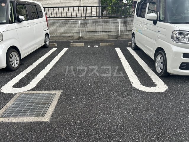 28/30 駐車場