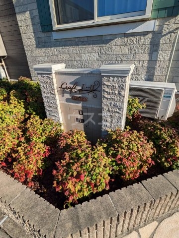 27/30 エントランス