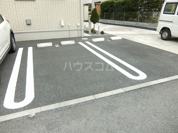 16/17 駐車場