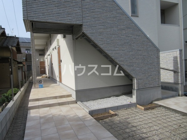 14/19 エントランス